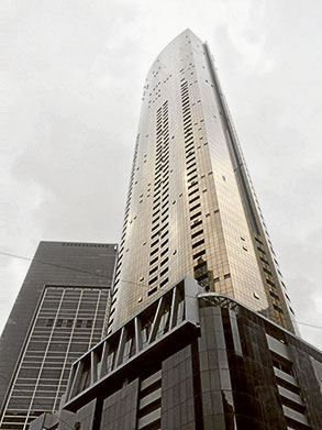 High-rise not told of COVID cases