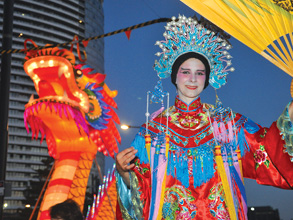 Dragon returns to Docklands