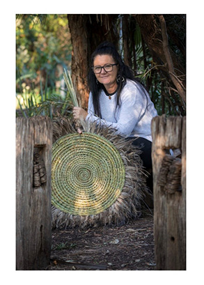 Indigenous artist creates jewellery to unite community