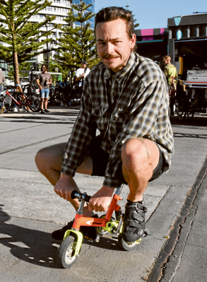 Harbour Esplanade bike party