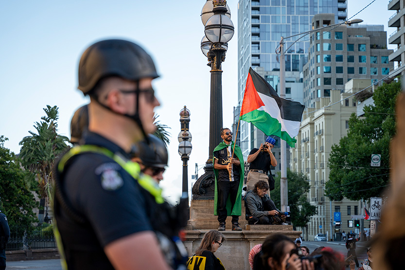 Thousands rally in CBD during Israeli President’s Melbourne visit