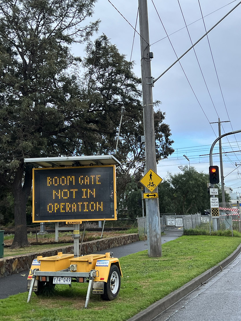 No sign of when Ingles St tram boom gates will be restored
