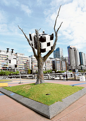 New home for ‘‘Cow up a Tree’’ sculpture