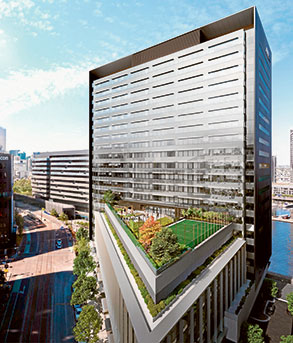 Final office tower tops out