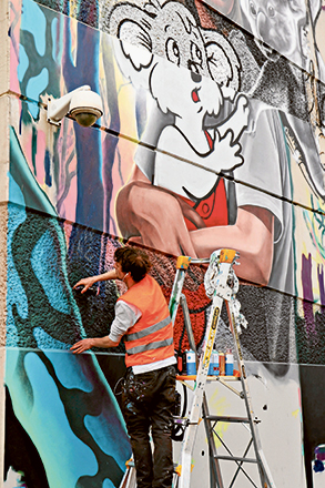 Giant new mural in Docklands
