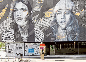 Tourists love our art