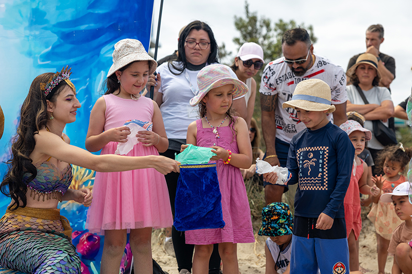Mermaids make waves for ocean conservation in Port Phillip Bay
