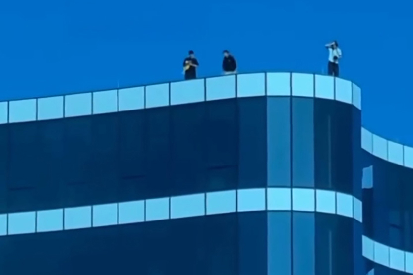 Australia 108 rooftop stunt sparks safety questions