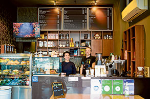 CafÃ© reaches out to locals