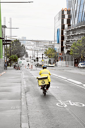 New cycling lanes along La Trobe St