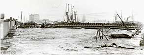 Queens Bridge over troubled water