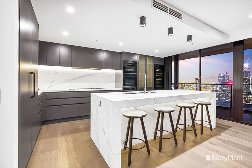 Rare sky home offers unrivalled Docklands views