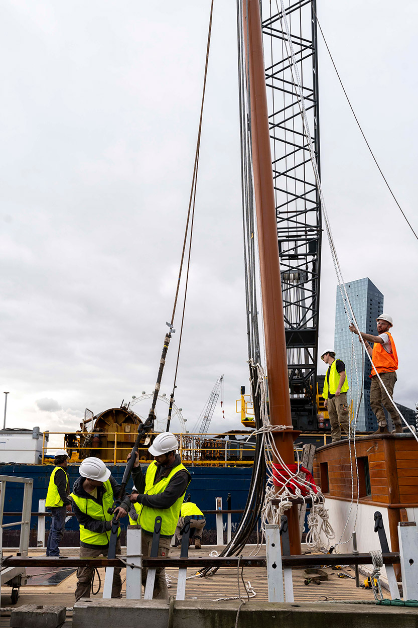 At long mast! Alma Doepel a step closer to setting sail