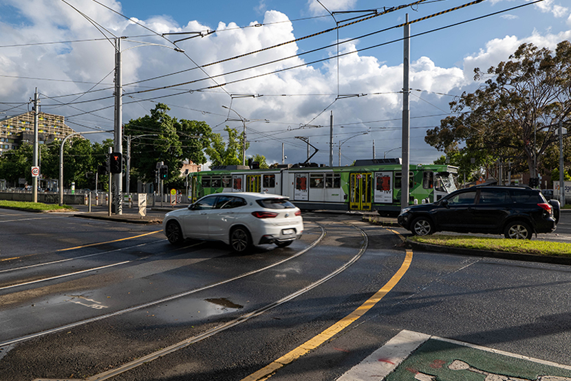 Council reacts to safety concerns about new tram separation kerbing