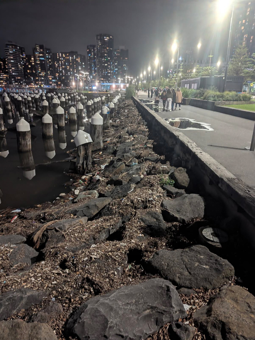 Stopping rubbish entering Victoria Harbour