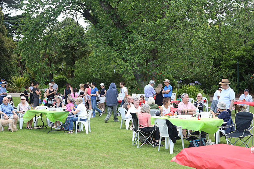 Festive picnic brings East Melbourne community together