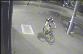 Police seek violent robbers