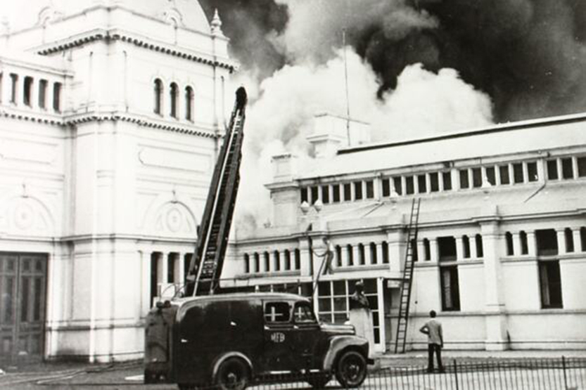 Melbourne’s original aquarium destroyed by fire