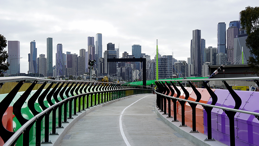 New pedestrian bridge opens in Docklands 