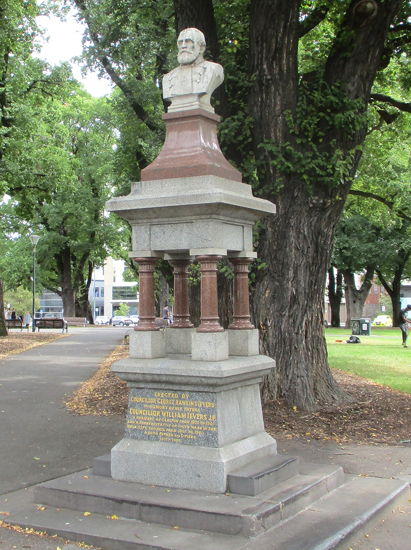 Memorial drinking fountains