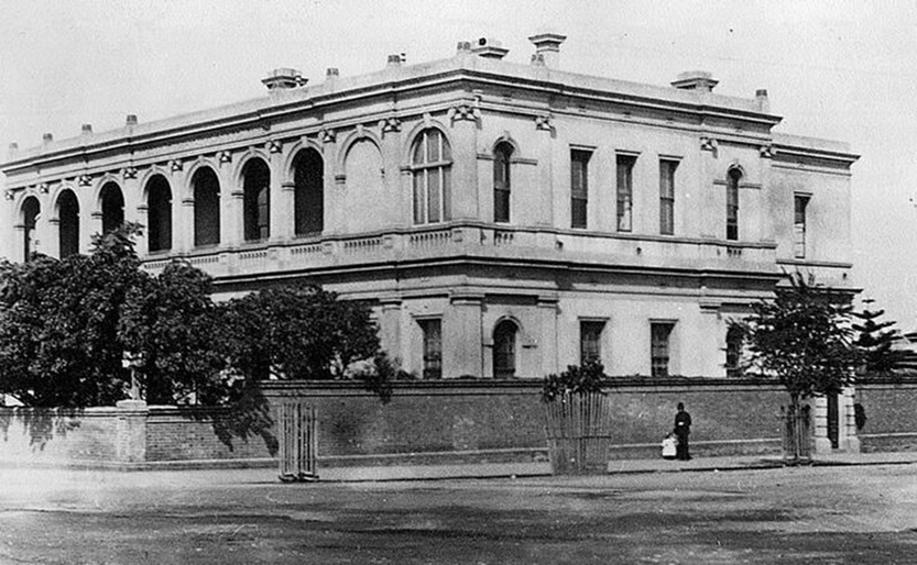 A mansion on Rathdowne St