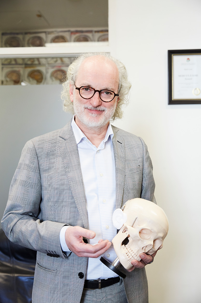 Lead epilepsy researcher honoured by prestigious award