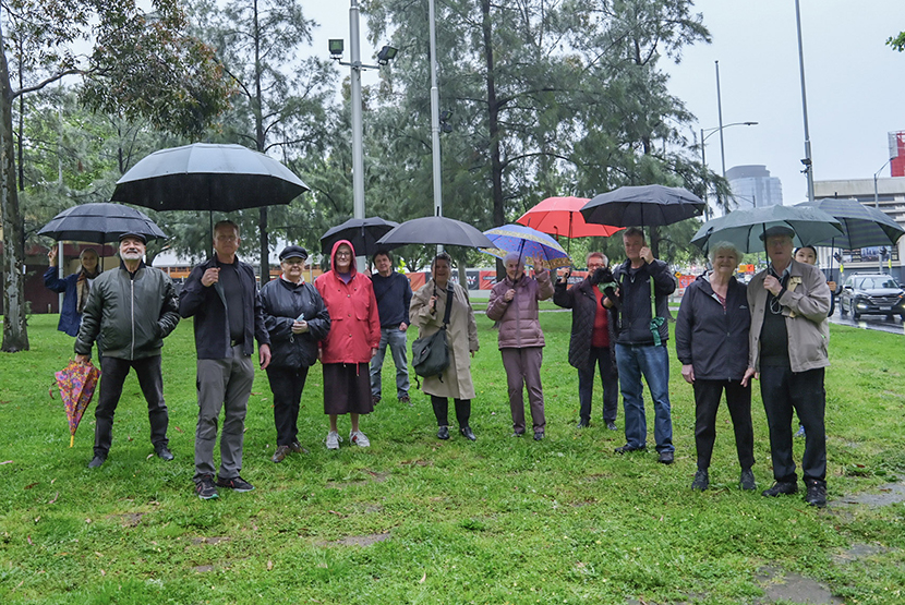 Residents’ fight to keep Queen St roundabout grows after having not “heard anything”