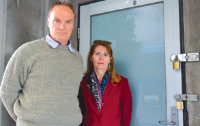 Stink over closed toilets