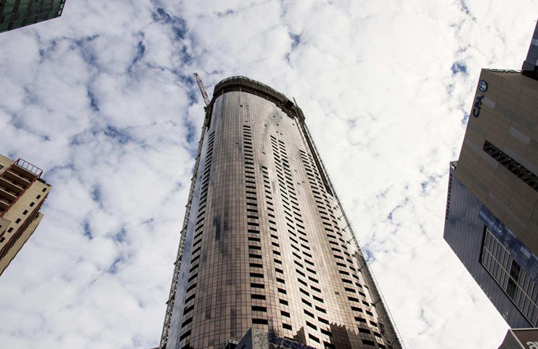 High-rise not told of COVID cases