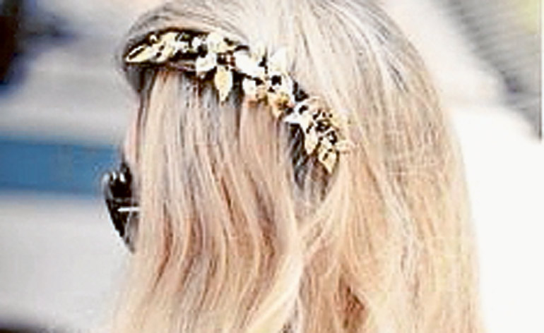 Dress your tresses