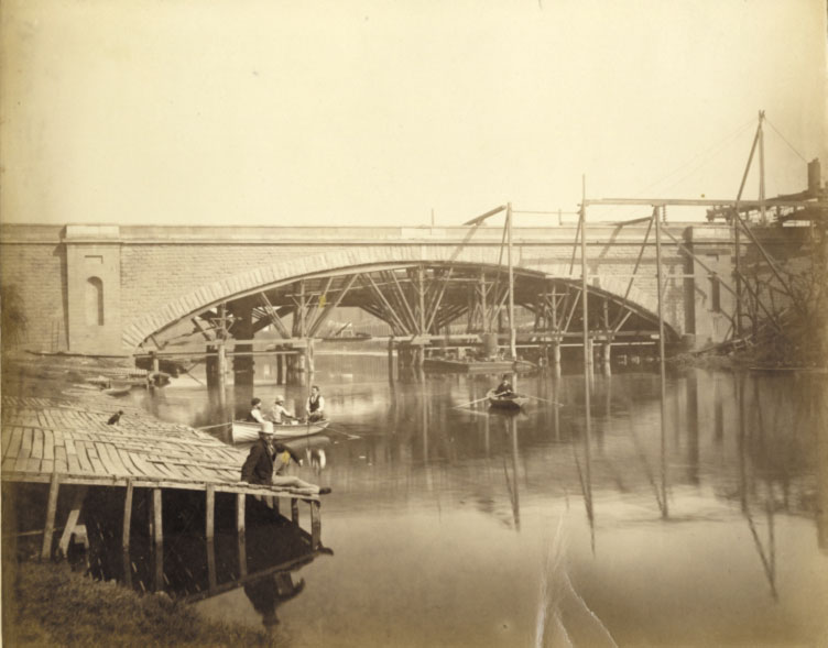 Shipping on the Yarra River