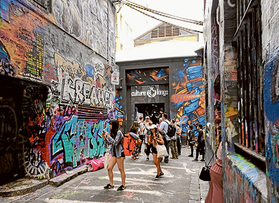 Painting in Hosier Lane is not legal