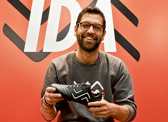 Footy boots start-up tackling “shrink and pink” model