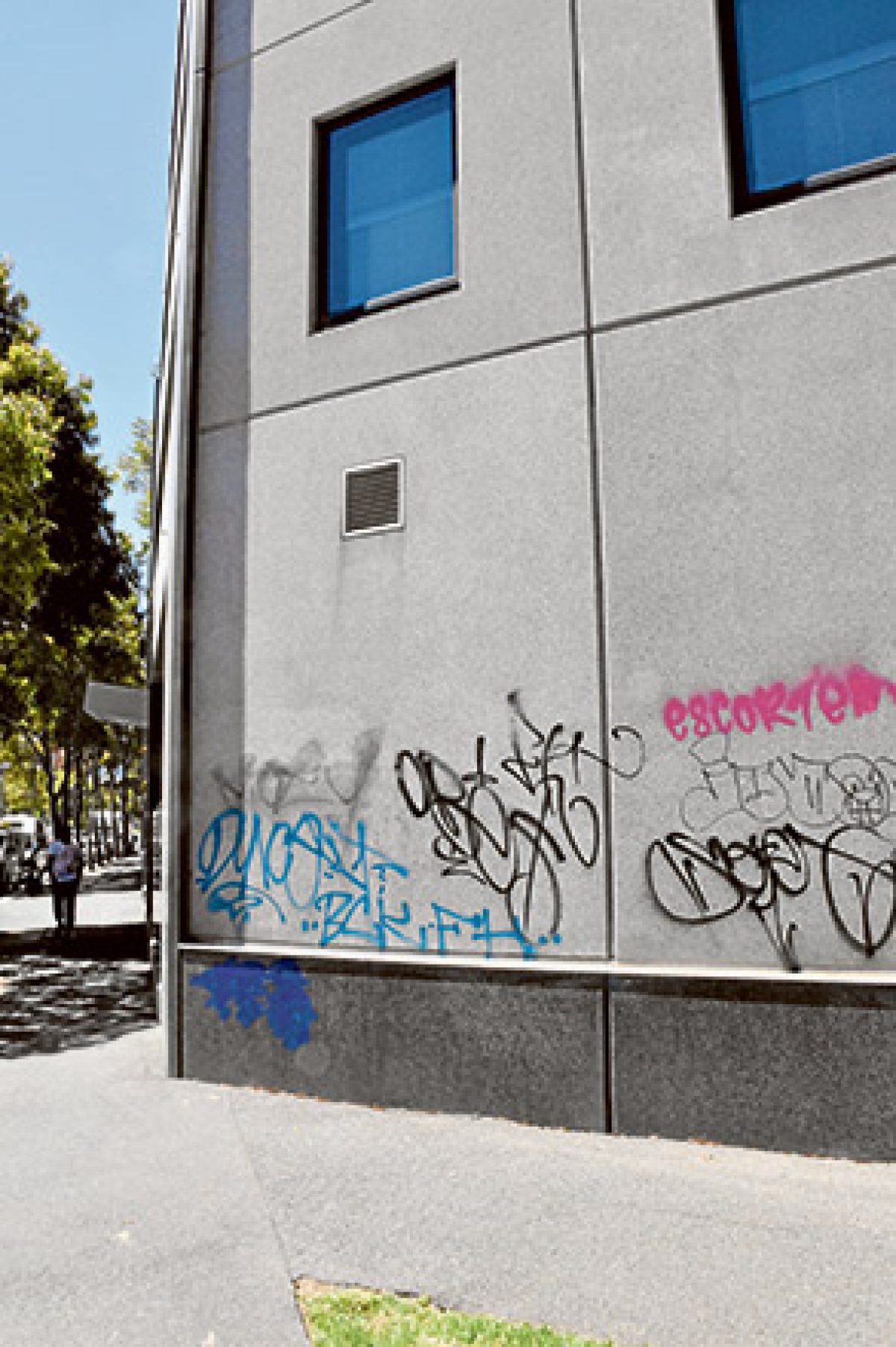 Council starts cleaning blitz to remove graffiti