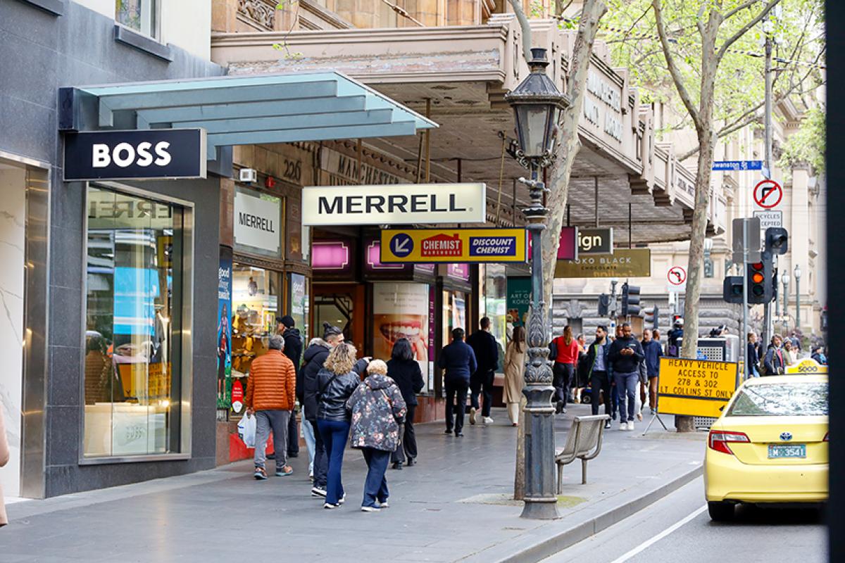 Hidden history of Collins St gas lamp 
