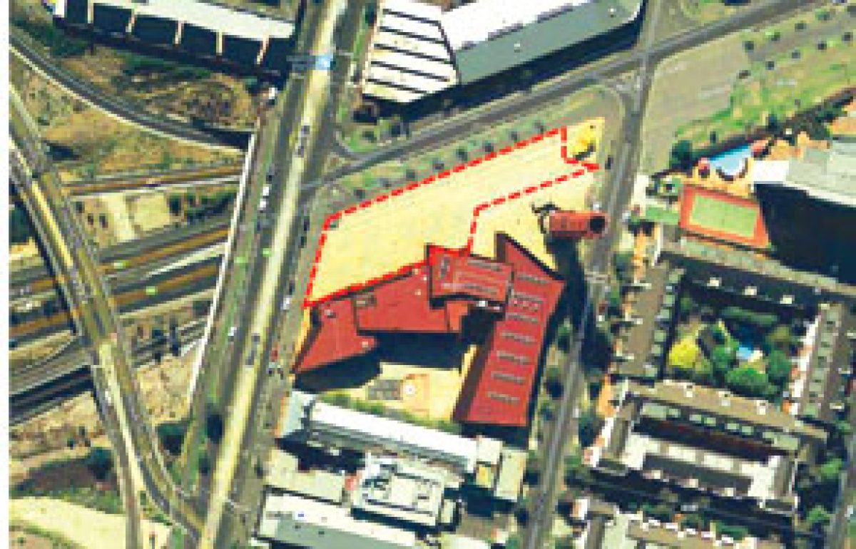 Council sides against market majority