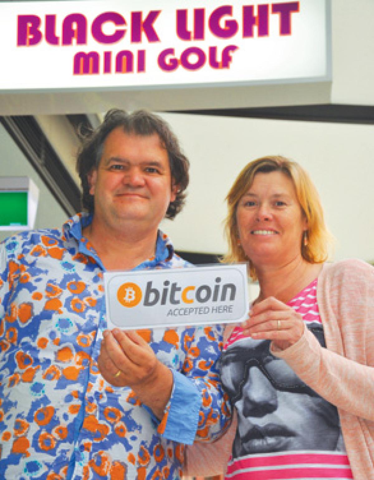 Glowing review of Bitcoin