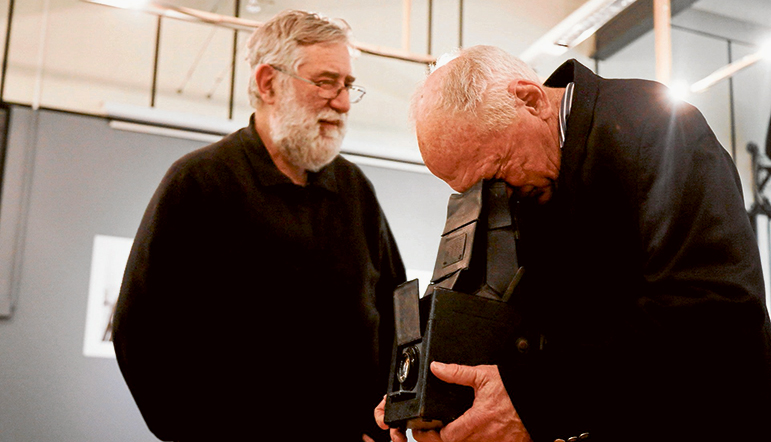 The aPostles of press pics
